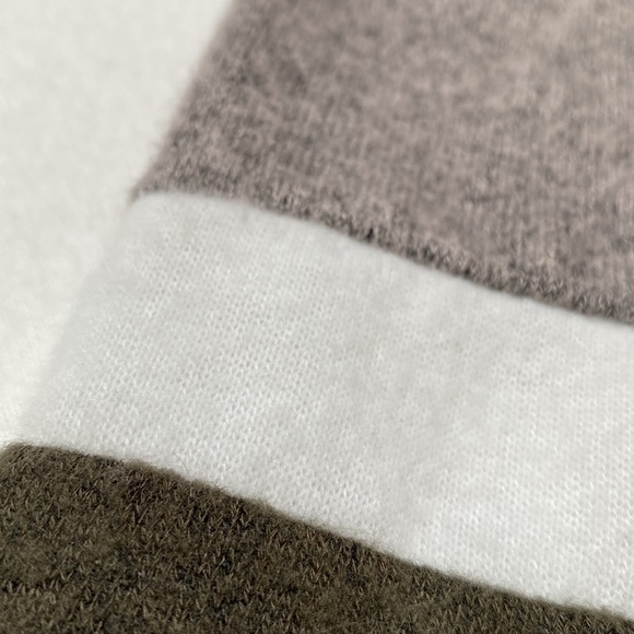 CY Fashion Hacci Colorblock Top 💗 Taupe White & Olive - Picture 9 of 12